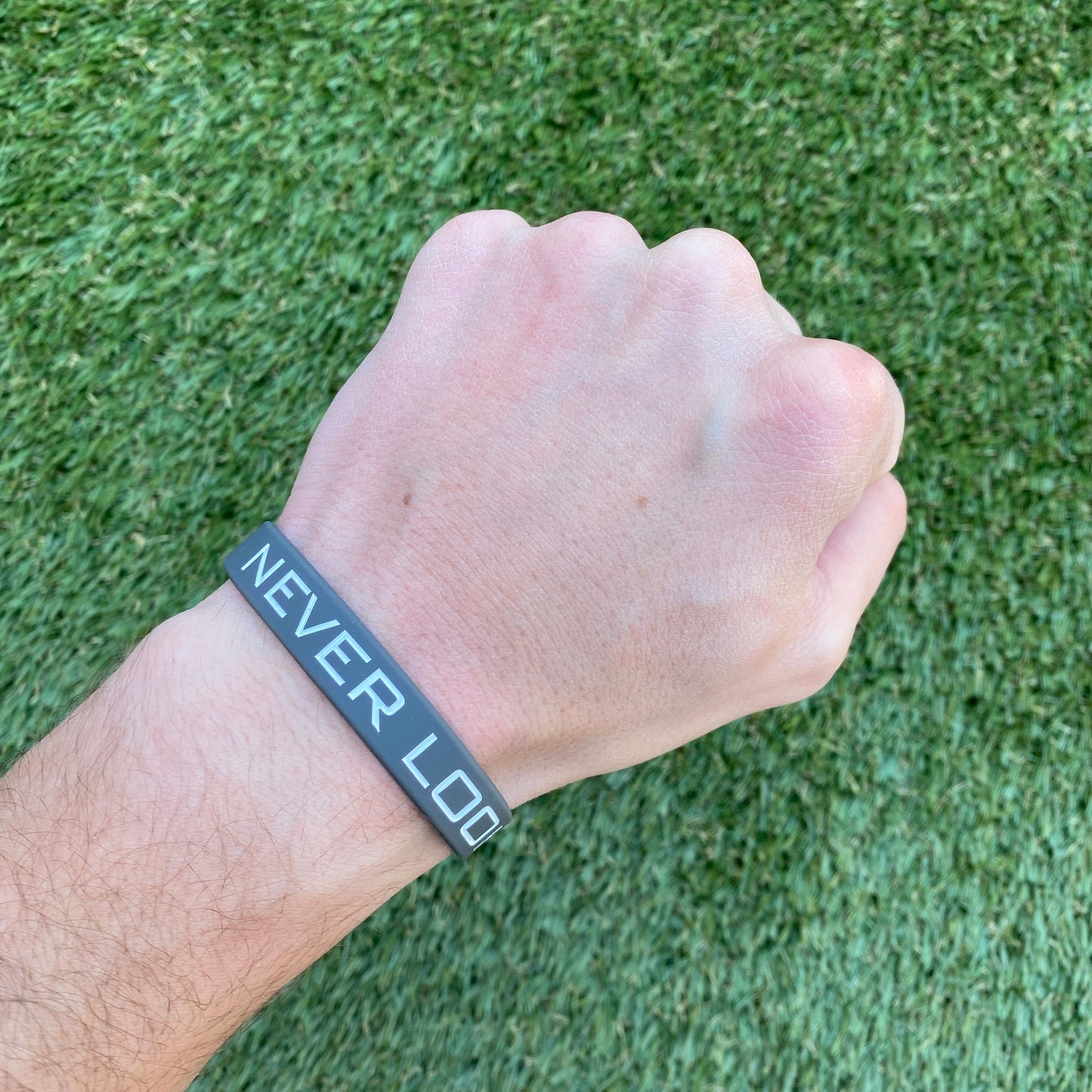 NEVER LOOK BACK Wristband